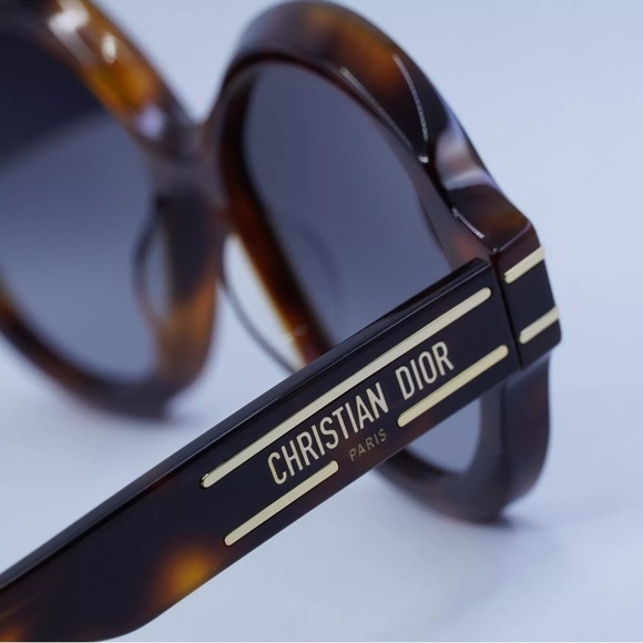New DIOR DIORSIGNATURE R1U 26A1 Havana/Smoke Gradient 57-17-140 Sunglass… - Picture 5 of 8